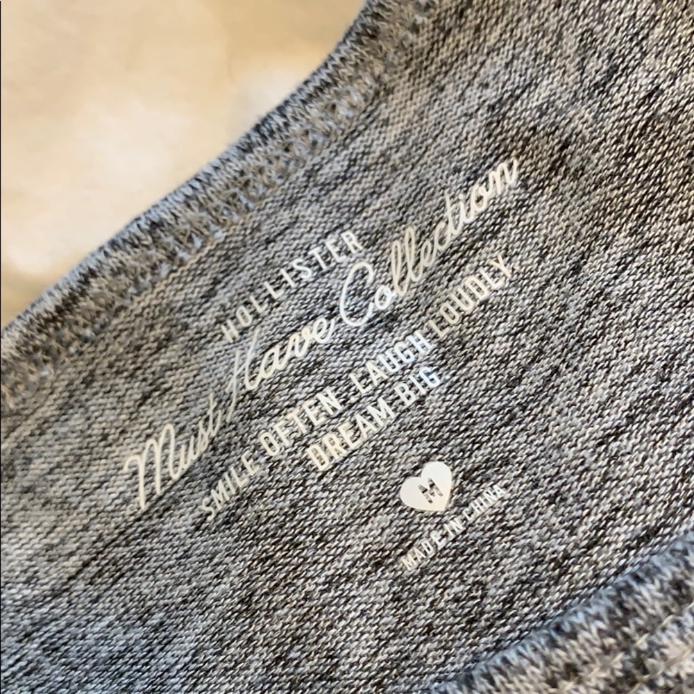 NWOT!! Hollister Top!! - Picture 4 of 4
